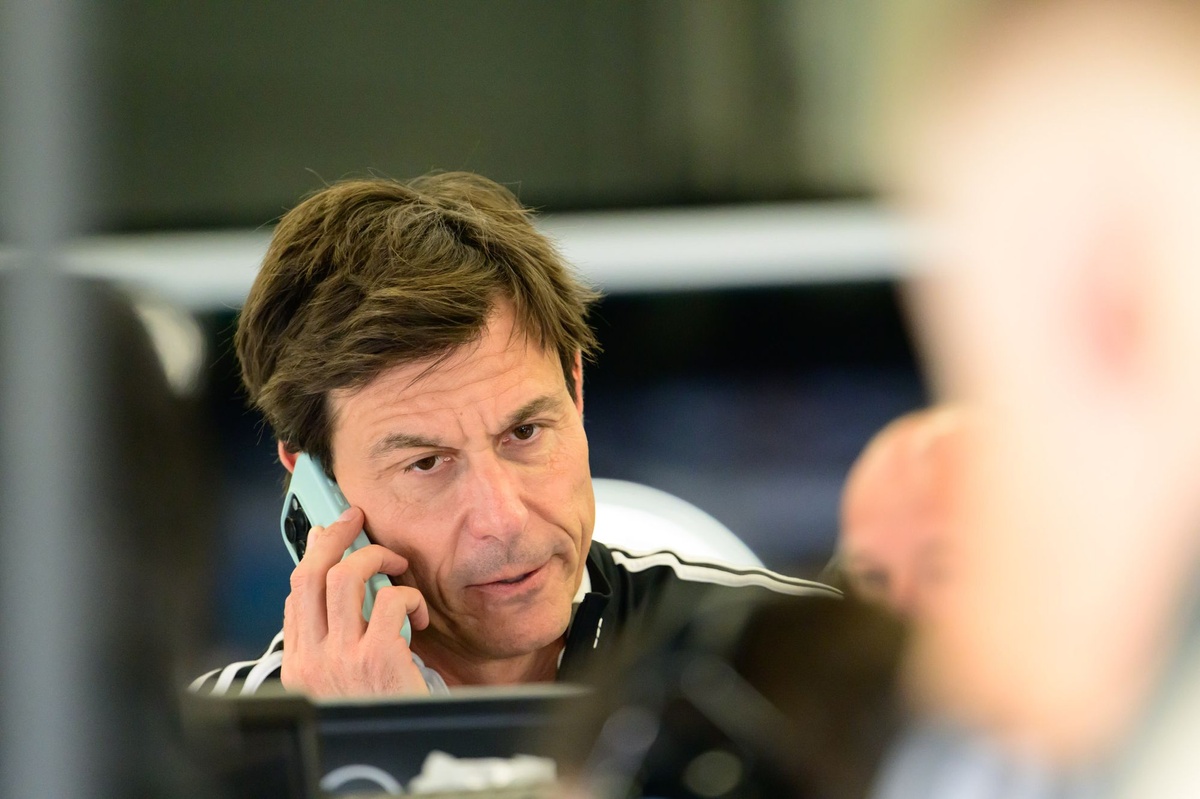 Russell and Antonelli are Mercedes' "absolute priority" despite Verstappen interest
