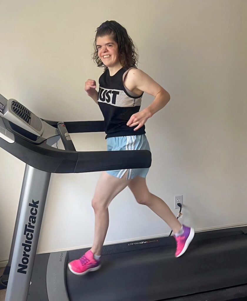 Carissa Resek treadmill marathon