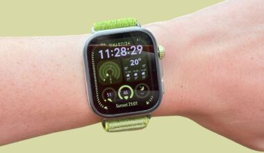 Grace Walsh testing the Huawei Watch Fit 4 Pro