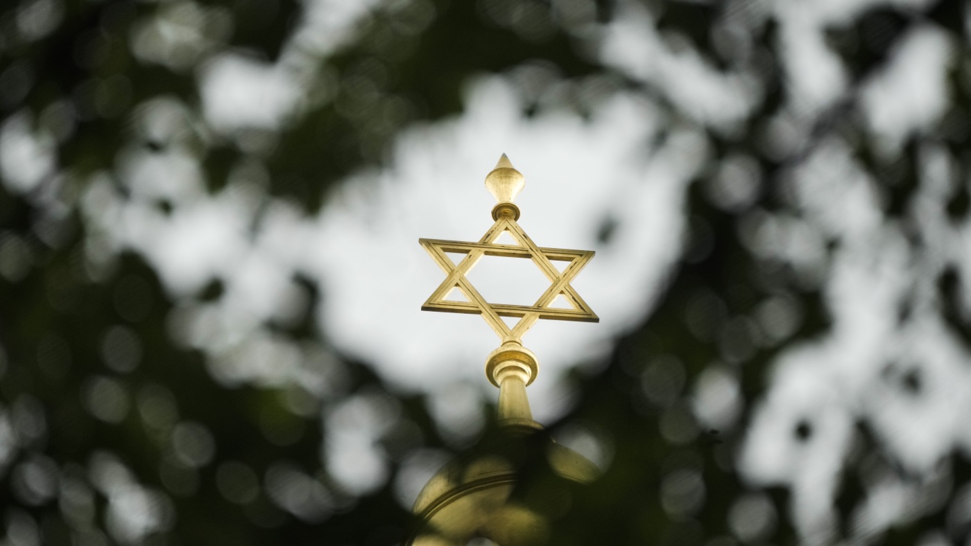 Some American Jews whose families fled Nazis are now seeking German citizenship. Here's why : NPR