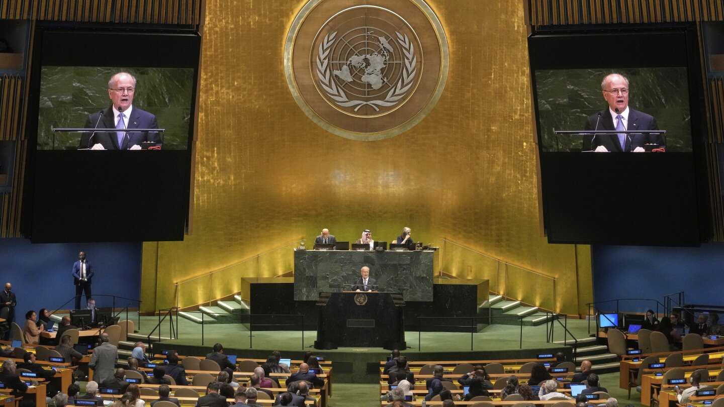 France calls on EU to pressure Israel on two-state solution