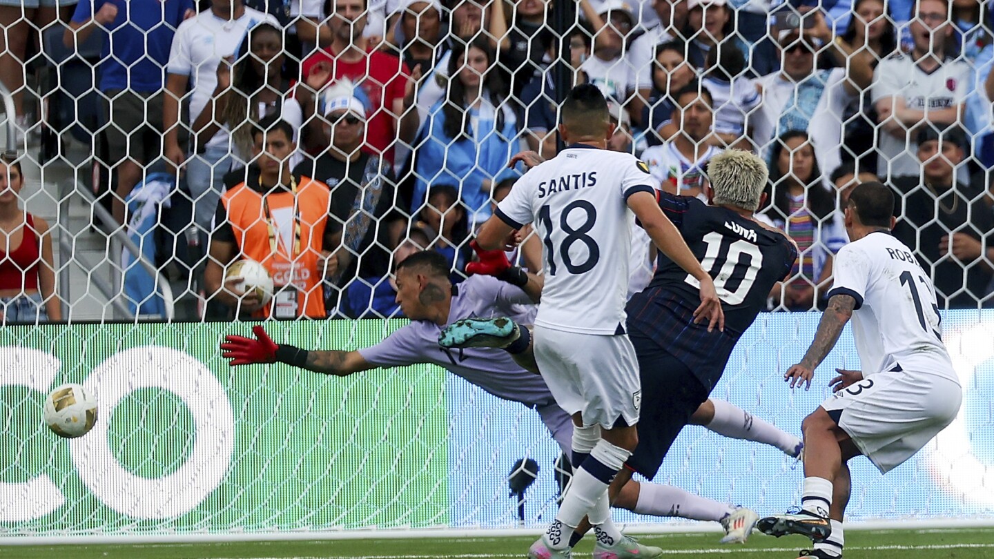 Luna scores twice to lead US over Guatemala 2-1 and into CONCACAF Gold Cup final