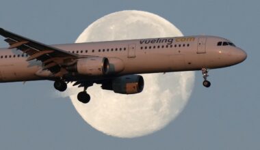 French authorities investigate if Jewish passengers were removed from flight due to religion