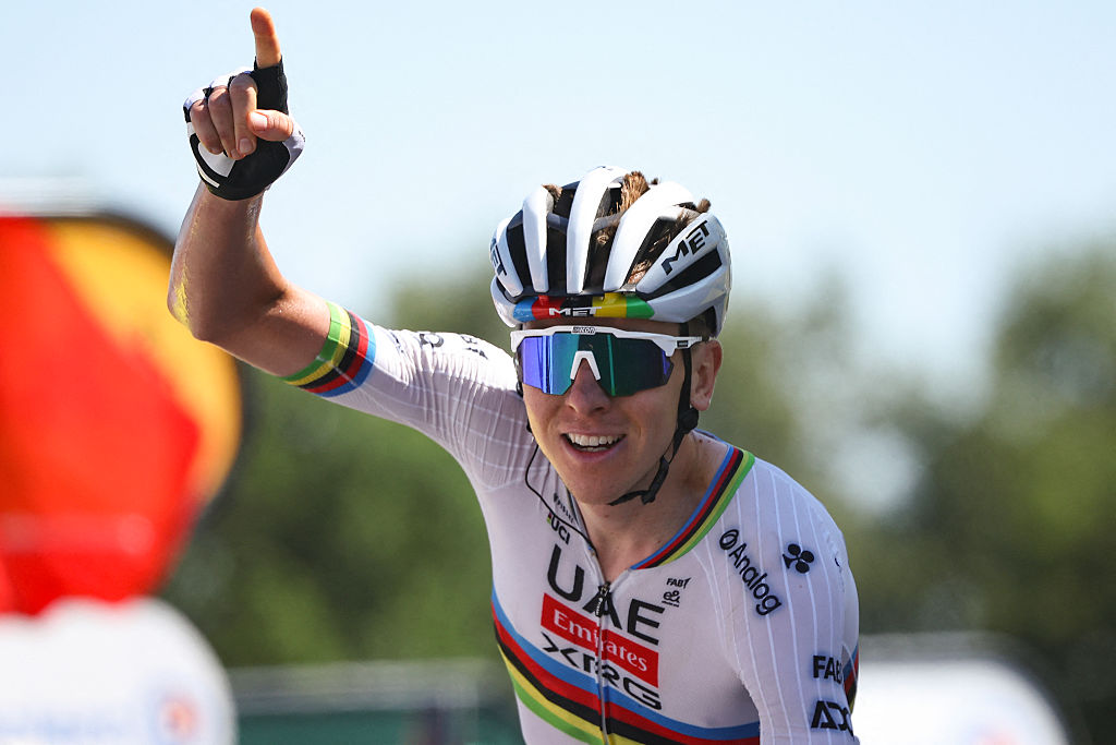Tour de France stage 7: Tadej Pogačar tops Jonas Vingegaard to win on Mûr-de-Bretagne