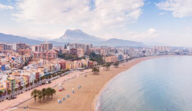 Ex-Ukrainian official reportedly found dead in pool at Spain resort where Russian military defector was killed