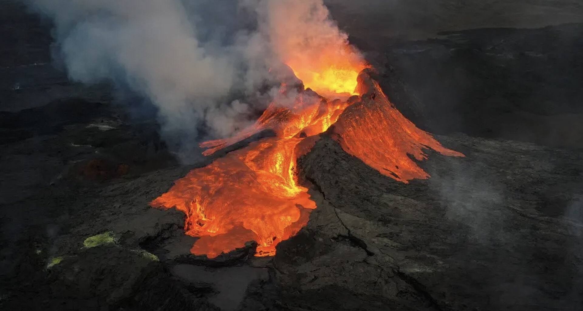 Map reveals dozens of Britain's dead volcanoes including supervolcano at tourist hotspot – one is 80 miles from London