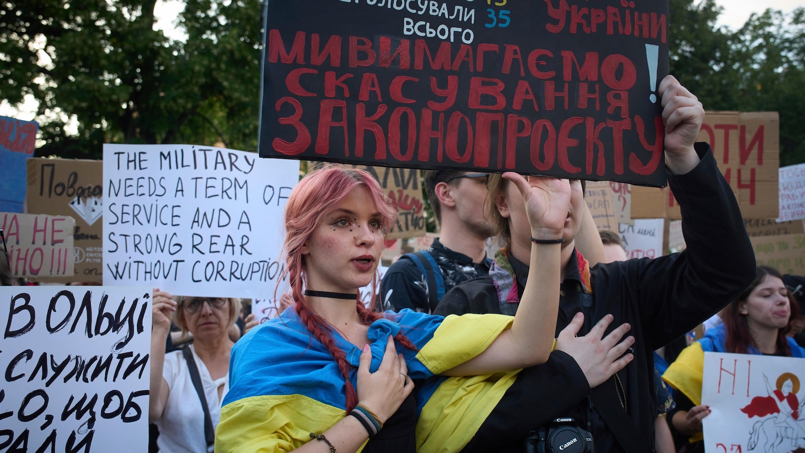 Ukraine's Zelenskyy says defenses are holding firm against Russia's summer push