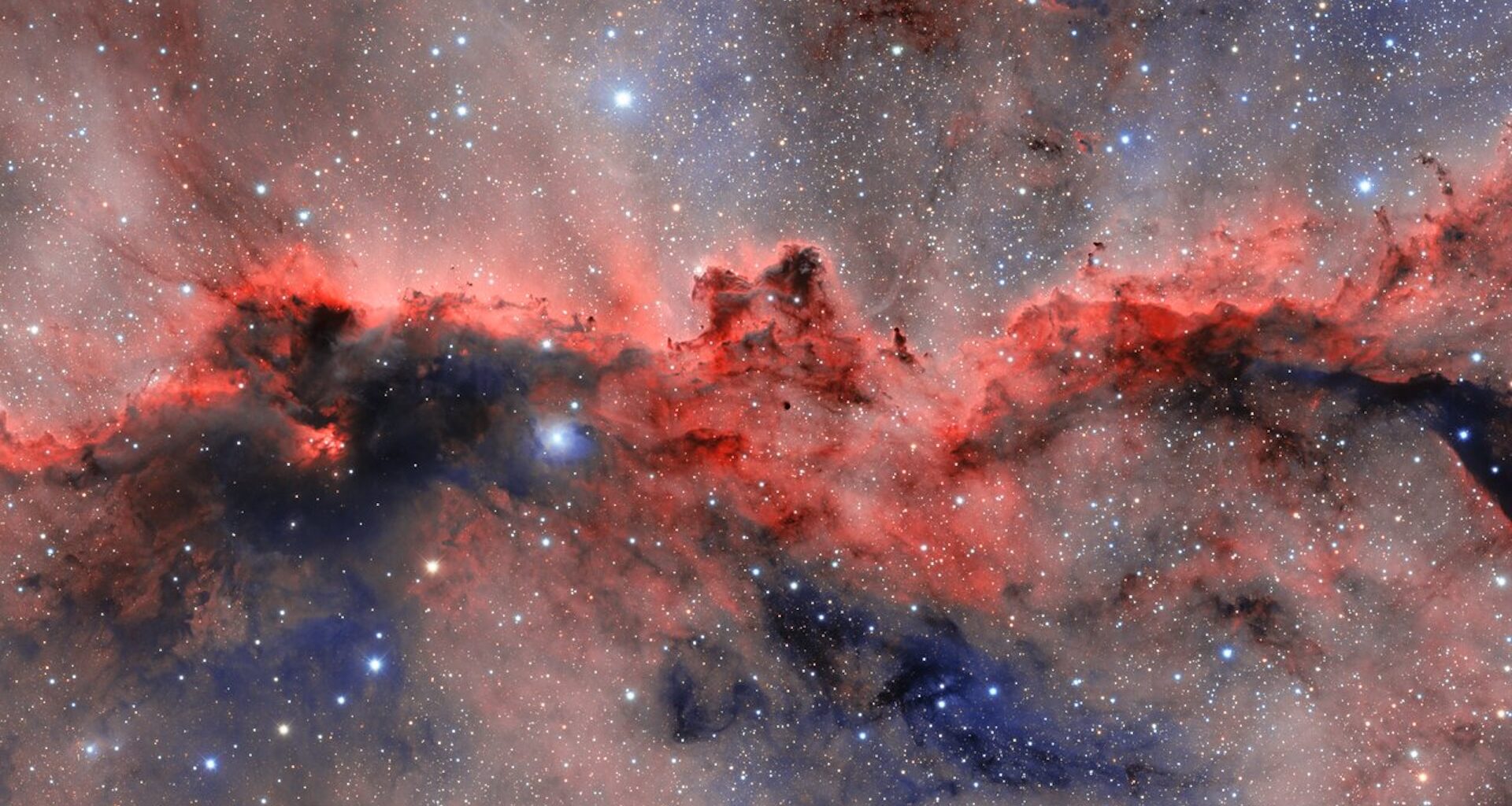 'Fighting dragons' light up little-known constellation in the Southern sky: Space photo of the week