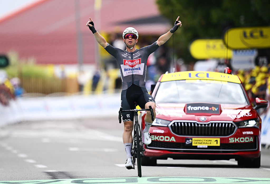 As it happened: Breakaway succeeds on tough, rainy stage 20 of the Tour de France