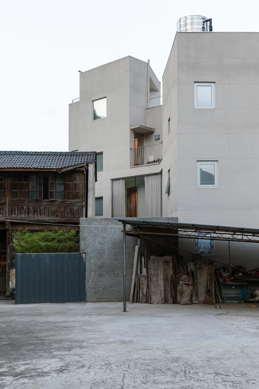 Zheng House / FAR WORKSHOP - Exterior Photography, Concrete, Balcony