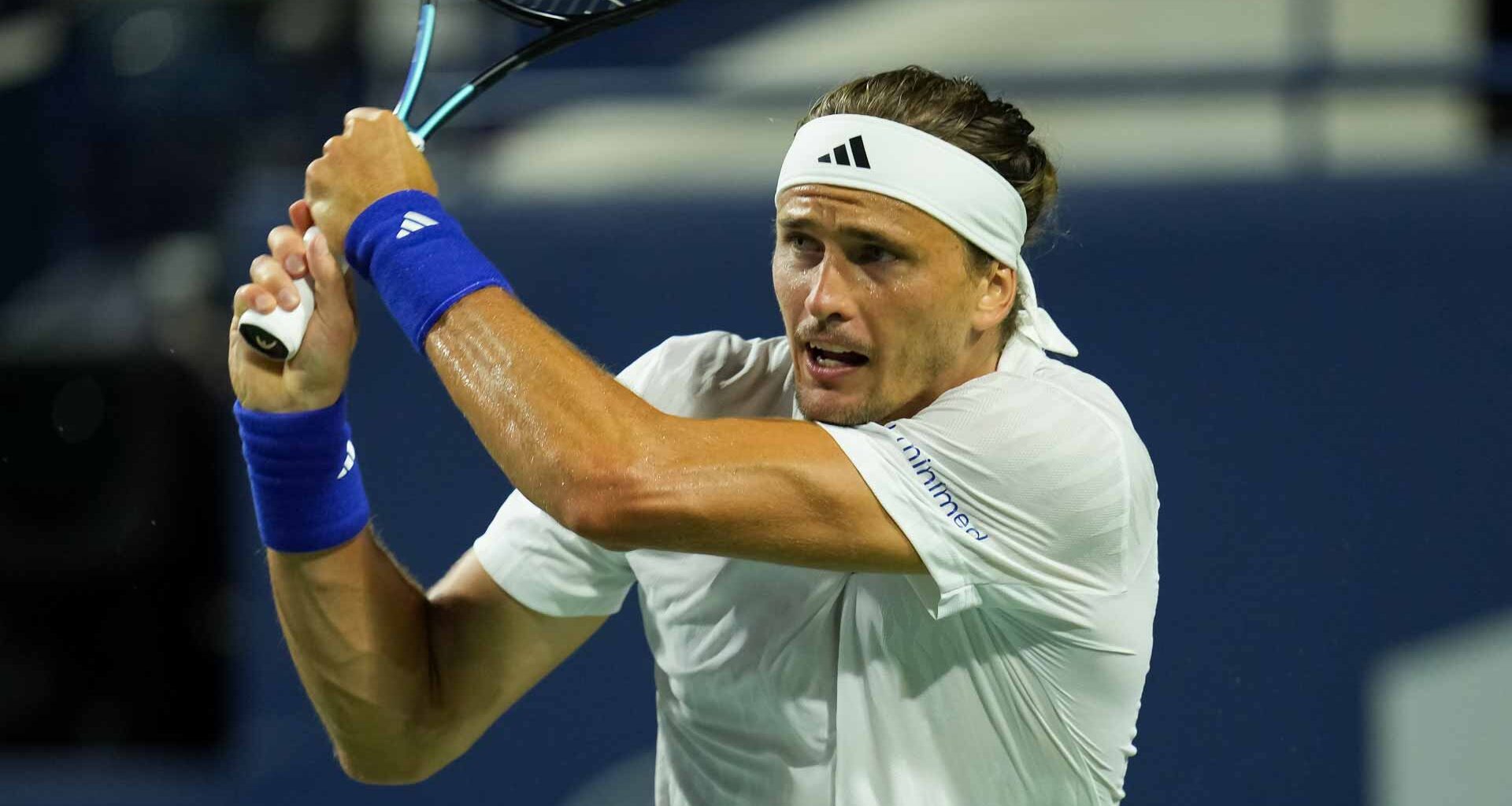 Alexander Zverev guts out 52-shot rally en route to Toronto opening win | ATP Tour