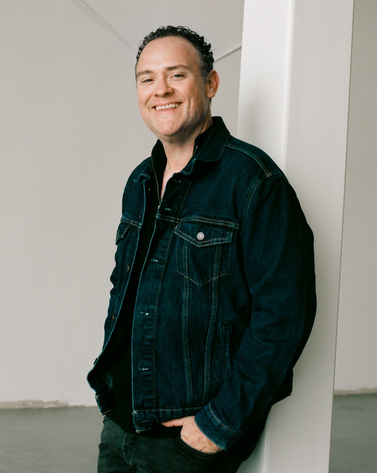 Portrait of Evan Bogart.