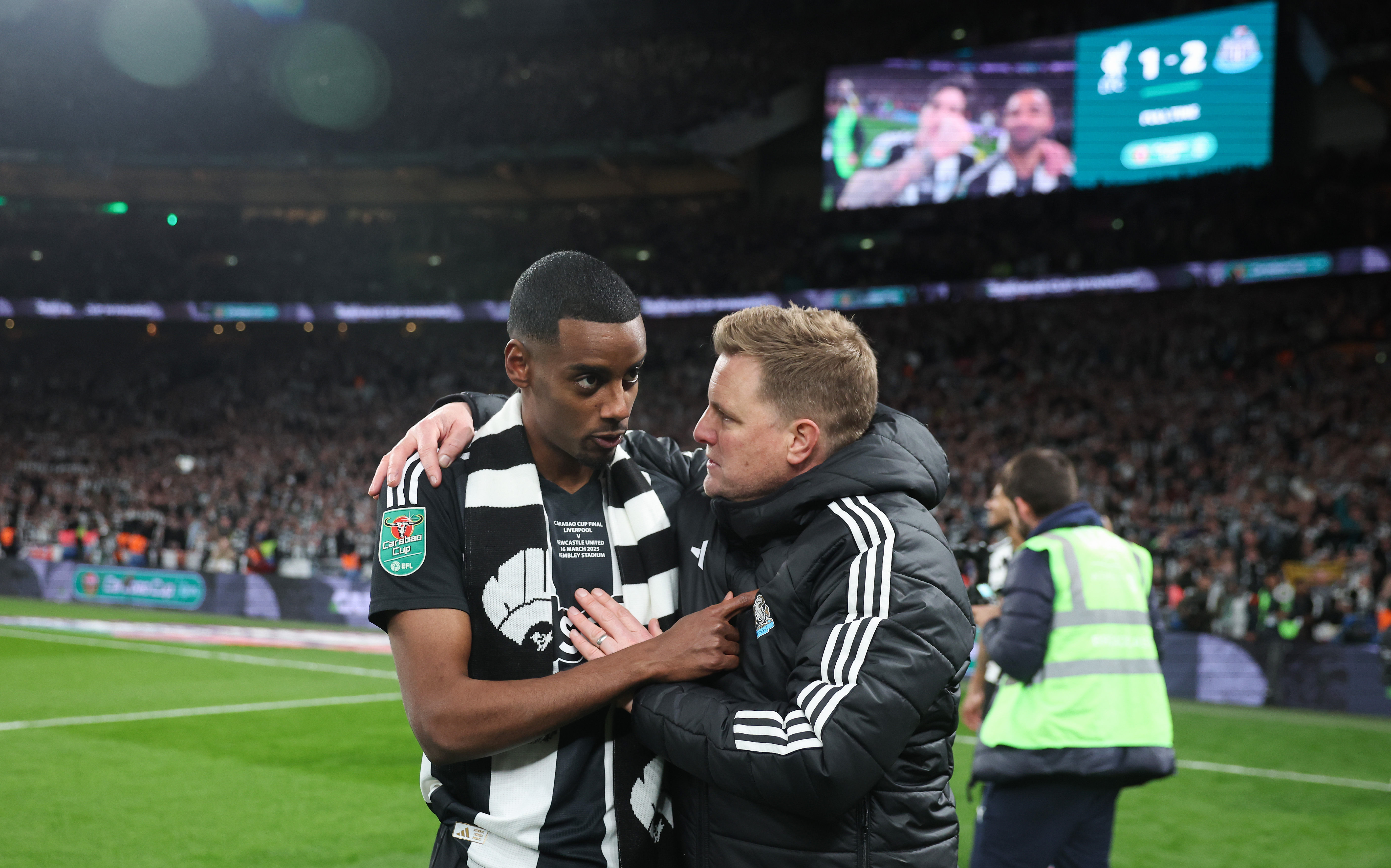 Newcastle United manager Eddie Howe celebrating with Alexander Isak after the Carabao Cup Final.