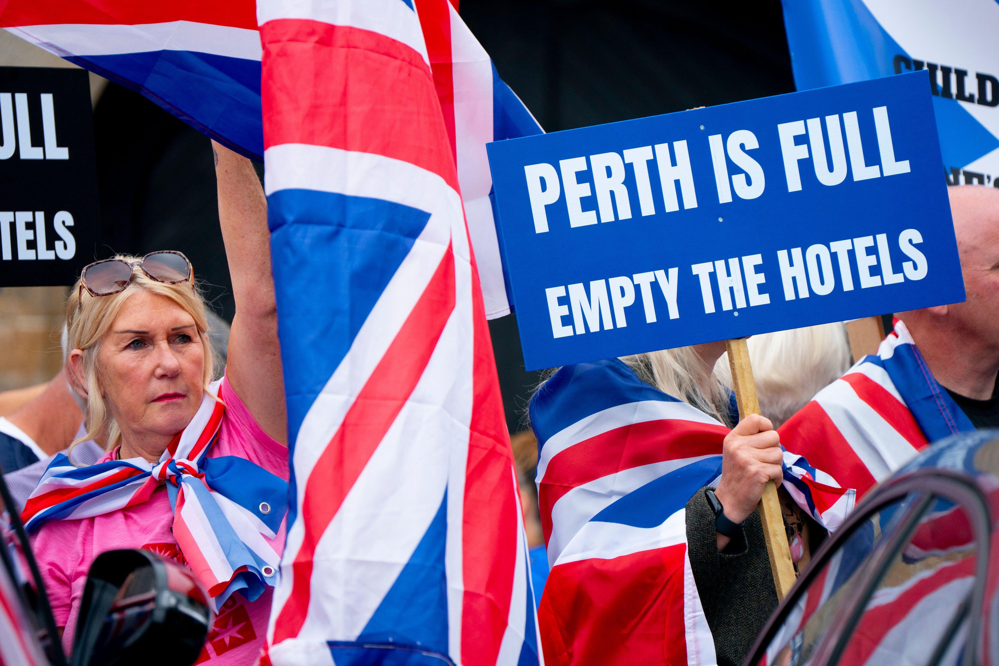 Anti-migration protesters were outnumbered by counter-demonstrators in Perth