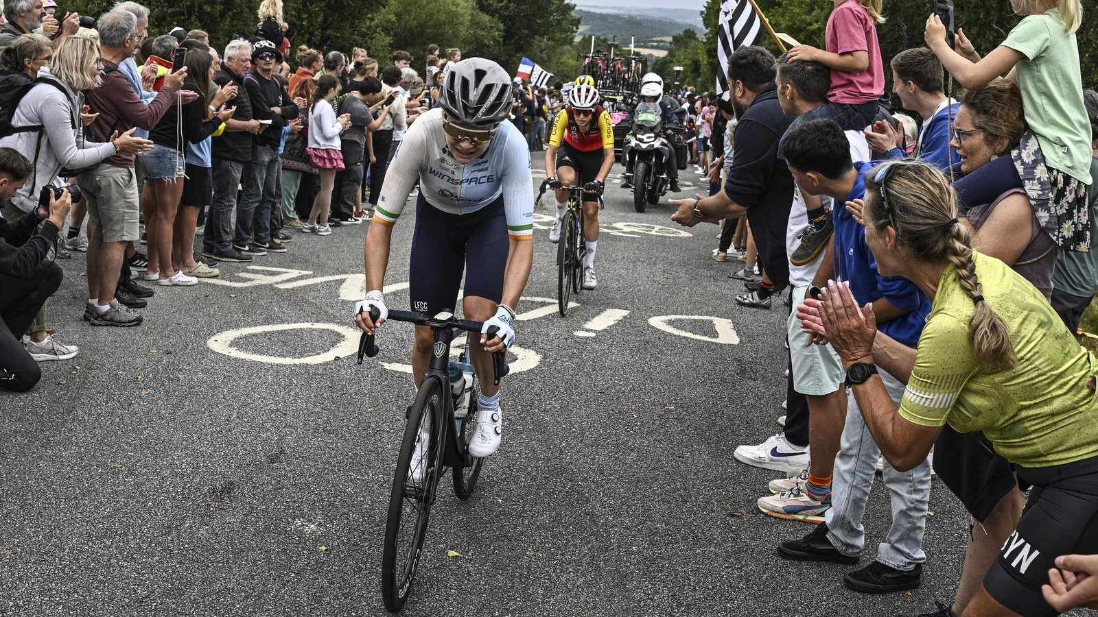Mangan wins intermediate sprint at Tour de France