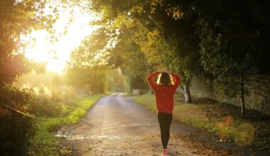 Why has 'Japanese walking' become an online health trend?