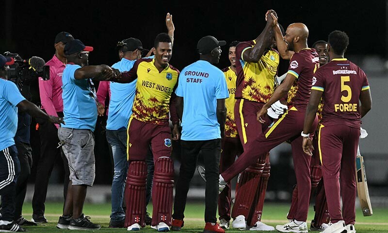 Last-ball hero Holder lifts West Indies over Pakistan in T20 - Sport