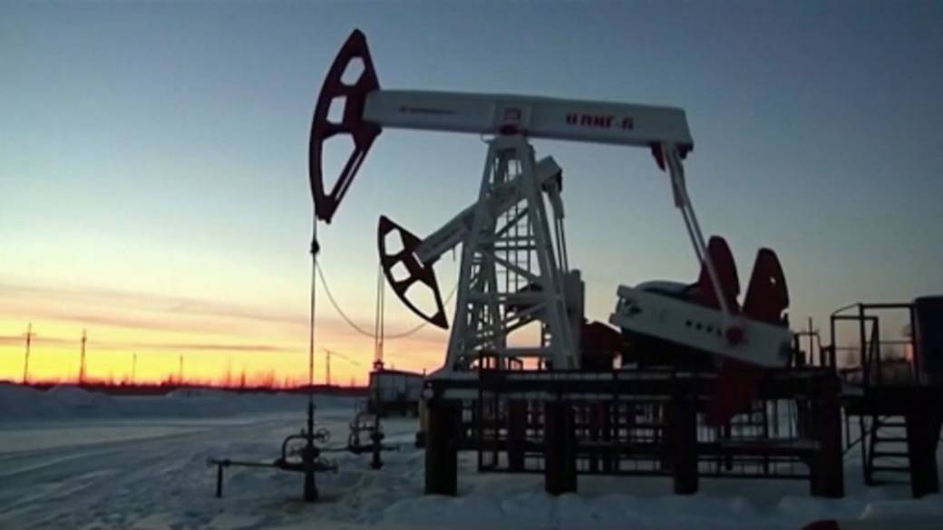 Click to play video: 'U.S. and EU strike LNG deal amid goal to reduce reliance on Russian oil'