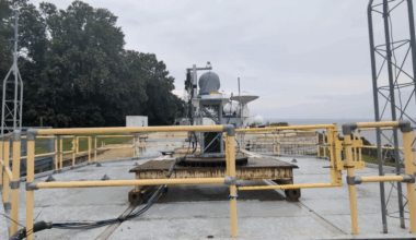 This Google Spin-Off Wants to Beam 100Gbps Internet From the Ocean, Mountaintops