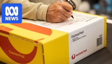 Australia Post halts transit shipping to US as 'chaotic' Trump tariff deadline looms