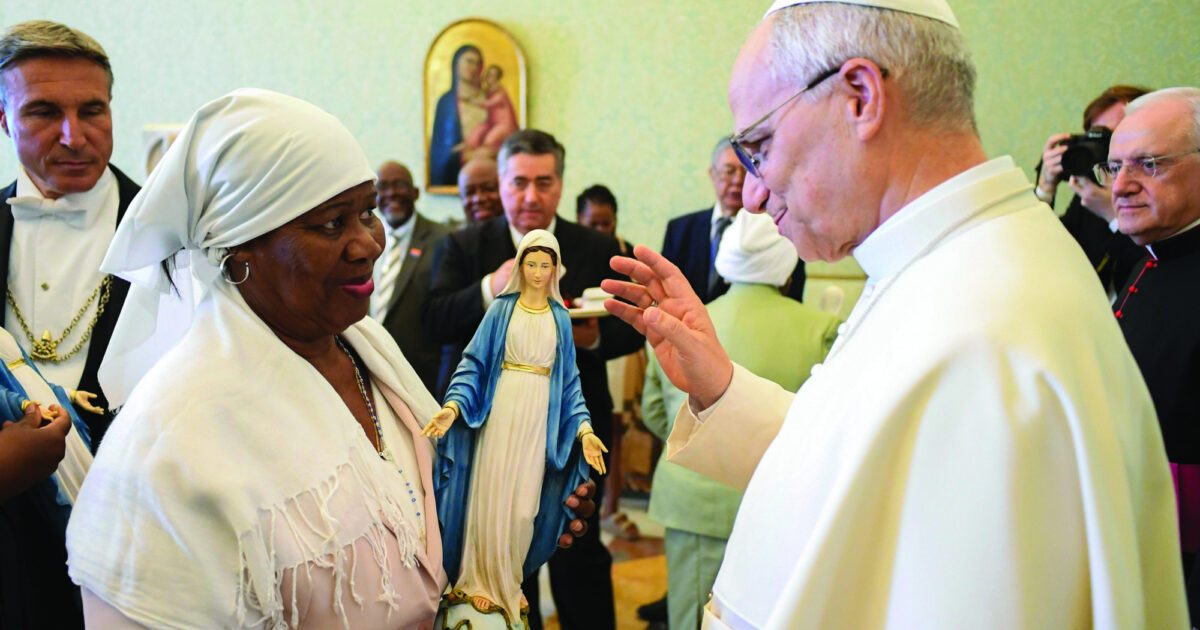 Pope defends rights of refugees evicted by the United Kingdom to build US military base