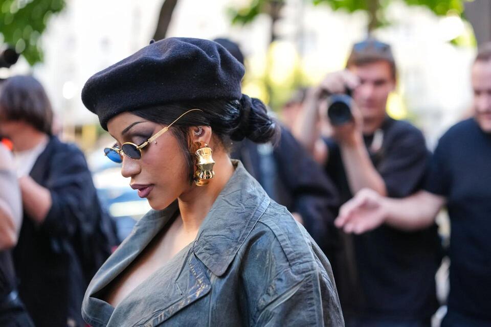 "It sounds so basic": Internet disappointed as Cardi B previews new song while hosting WWE Super Slam