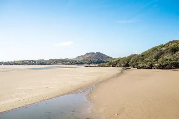 Portmeirion beach 