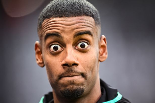 Alexander Isak of Newcastle United (14) arrives for the UEFA Champions League match between Newcastle United FC and Paris Saint-Germain at St. James Park