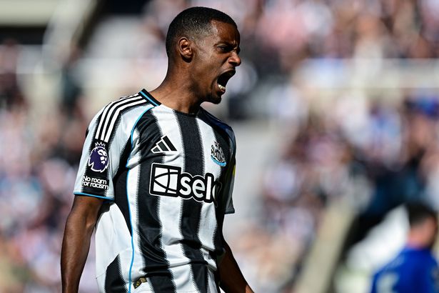 Alexander Isak shouting