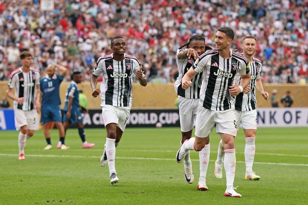 Juventus players celebrate Dusan Vlahovic's goal against Wydad AC