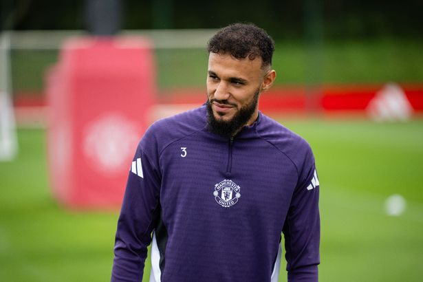 Noussair Mazraoui in training for Manchester United.