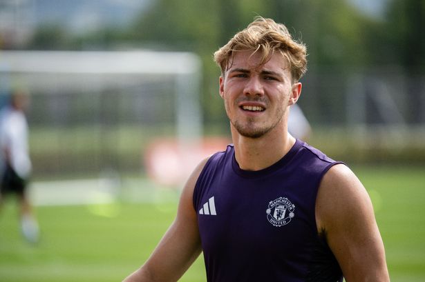 Manchester United striker Rasmus Hojlund in training