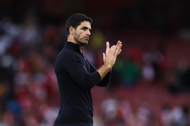 Arsenal boss Mikel Arteta applauds.