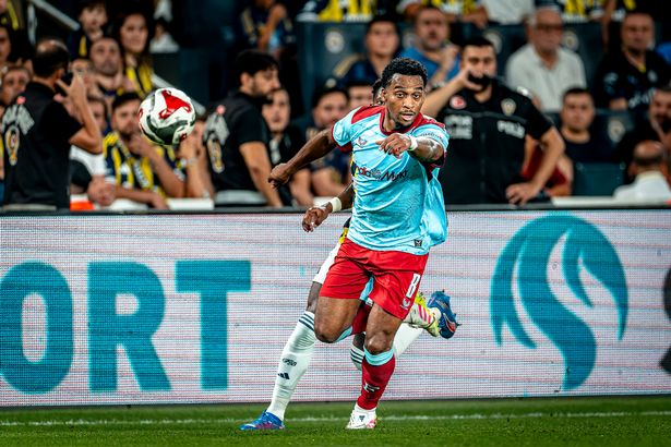 Quinten Timber in action for Feyenoord.