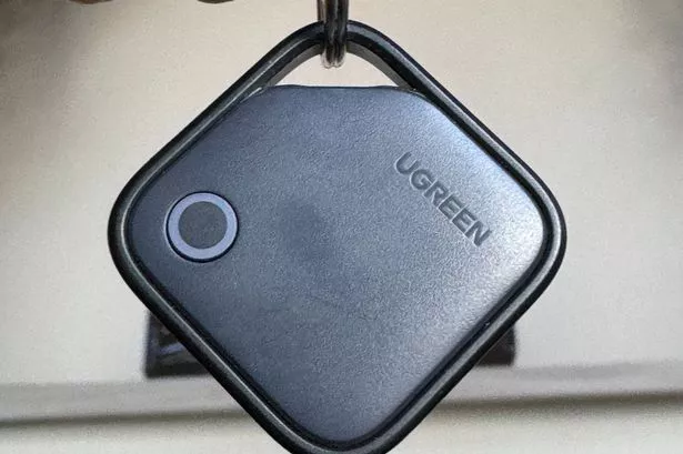 The UGREEN FineTracker Tag has a keyring loop