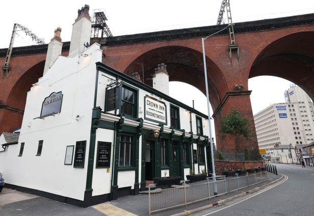 The pub is neatly positioned in Stockport town centre under the 1840-built viaduct