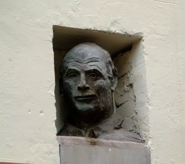 A bust of Carl Jung in Flanagans apple Mathew Street
