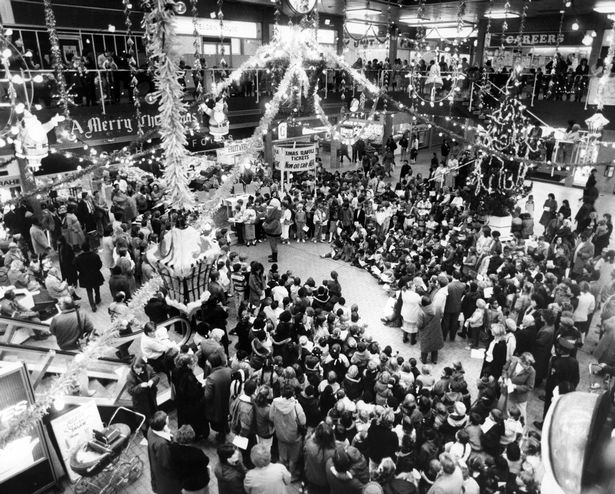 Christmas lights being switched on at the Moss Side shopping centre. November 28, 1986