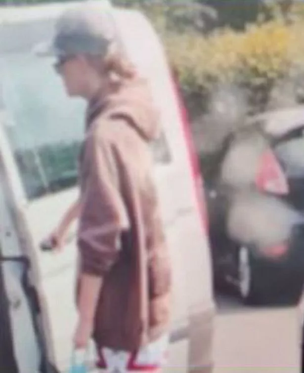 Lexi was also seen with a brown hoodie