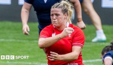 England women lift trophy