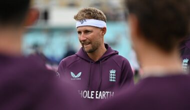Joe Root wore a headband in honour of former England star Graham Thorpe on Thursday