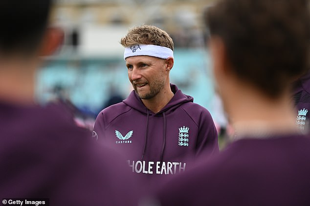 Joe Root wore a headband in honour of former England star Graham Thorpe on Thursday