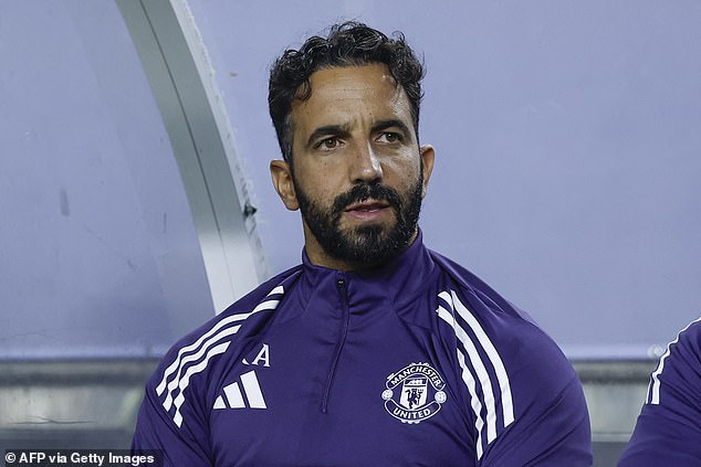 If clubs do not offer suitable prices for the members of Man United's 'bomb Squad', Ruben Amorim is willing to reintegrate them into his squad