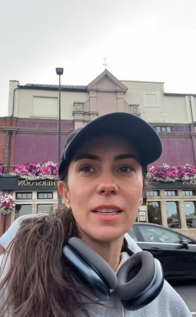 She's definitely not single, but it seems that Amy Shark is definitely ready to mingle