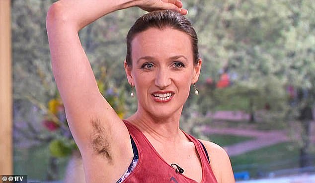Stand-up comedian Kate Smurthwaite has blamed Oasis for having to cancel two of her shows when no one turned up to her Edinburgh Fringe gigs