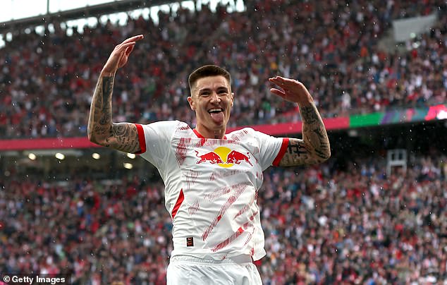 The striker has reportedly agreed to waive part of his salary to complete the move to Old Trafford, despite being offered more money from Newcastle