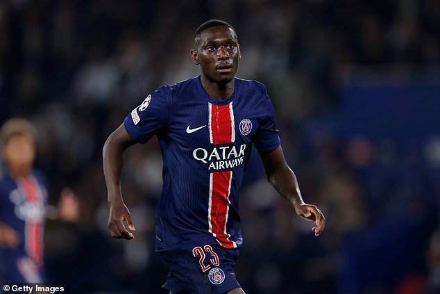 Newcastle have entered talks with Paris Saint-Germain striker Randal Kolo Muani
