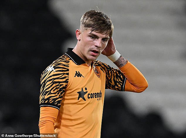 Hull City have confirmed the signing of Brandon Williams amid interest from several clubs