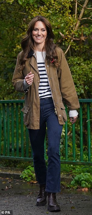 In October 2023, Kate debuted Mother's Dazzler jeans in a deep indigo wash, rewearing them the following month