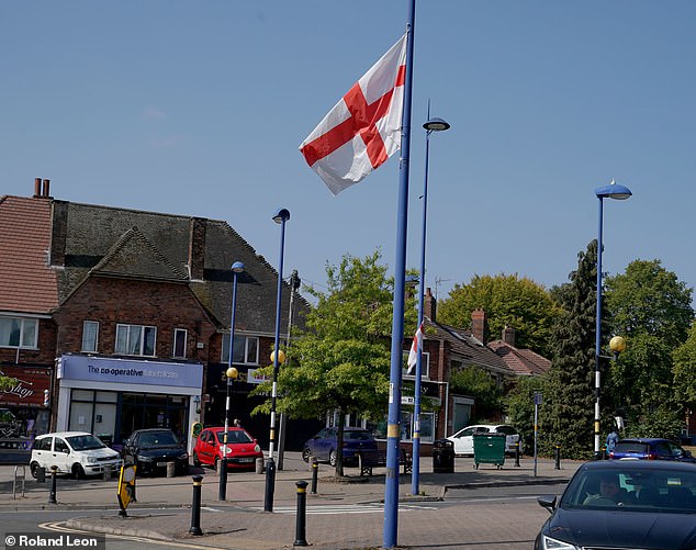 The council claimed that the extra weight placed on the lampposts by the flags could ¿potentially lead to collapse¿